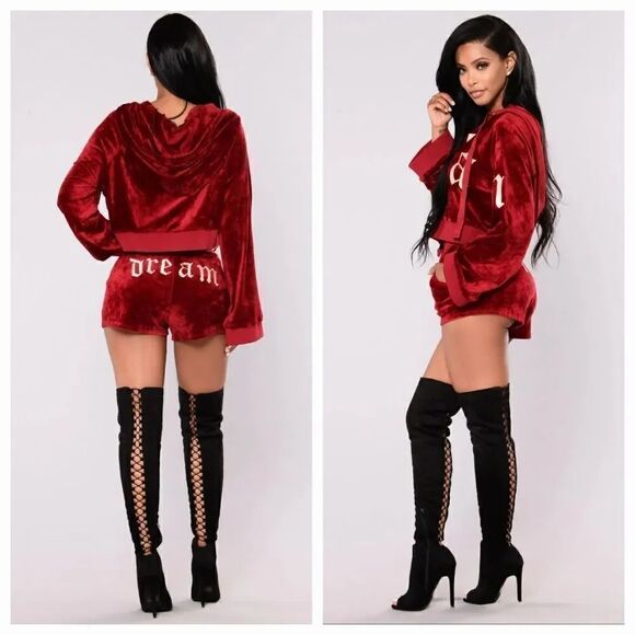 Fashion Nova Dreamy Dream Velvet Shorts in Wine Size Medium - Picture 6 of 6